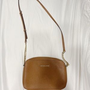 Micheal Kors Jet Set Crossbody